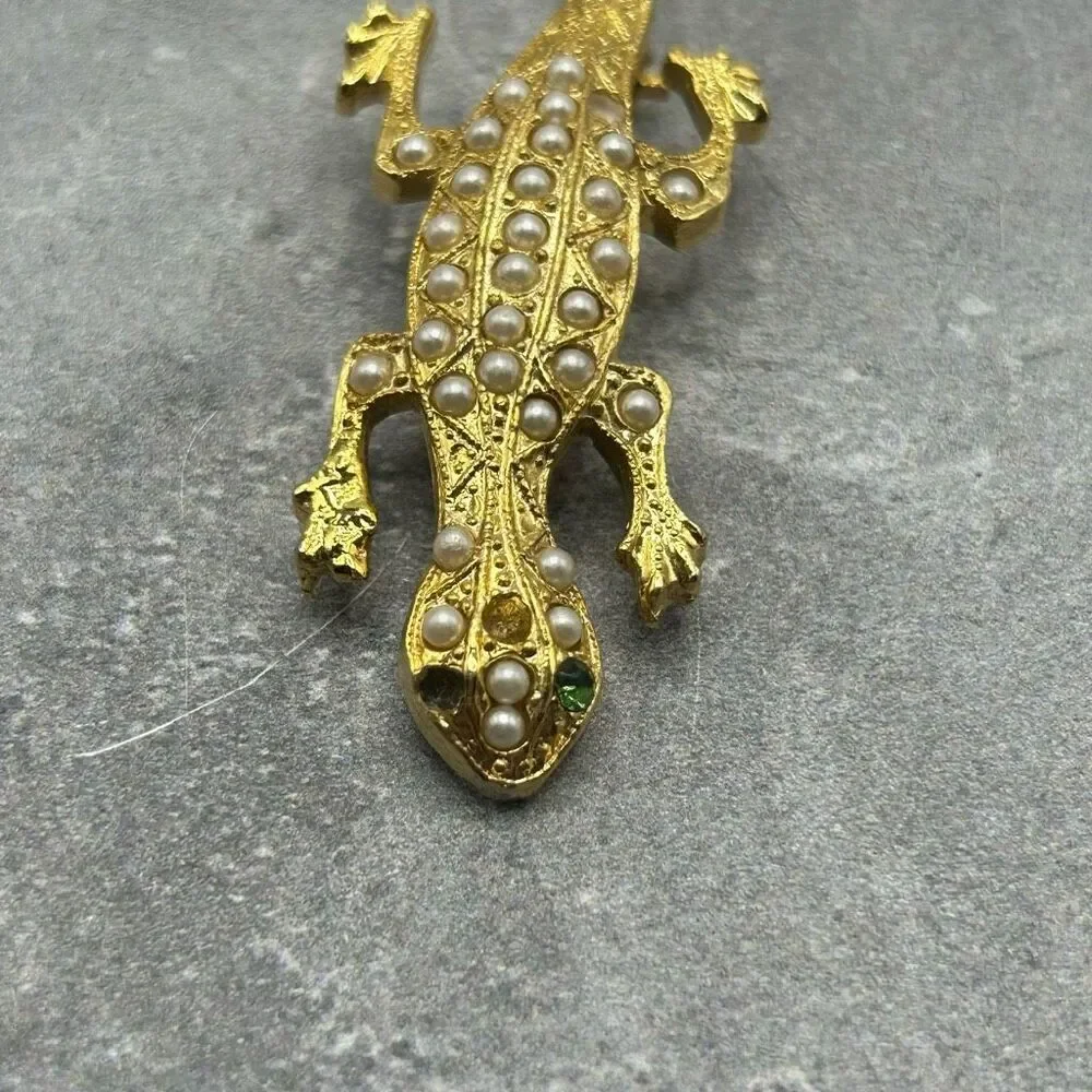 Vintage Gold Tone Embellished Pearl Gecko Salamander Brooch Pin Accessory
